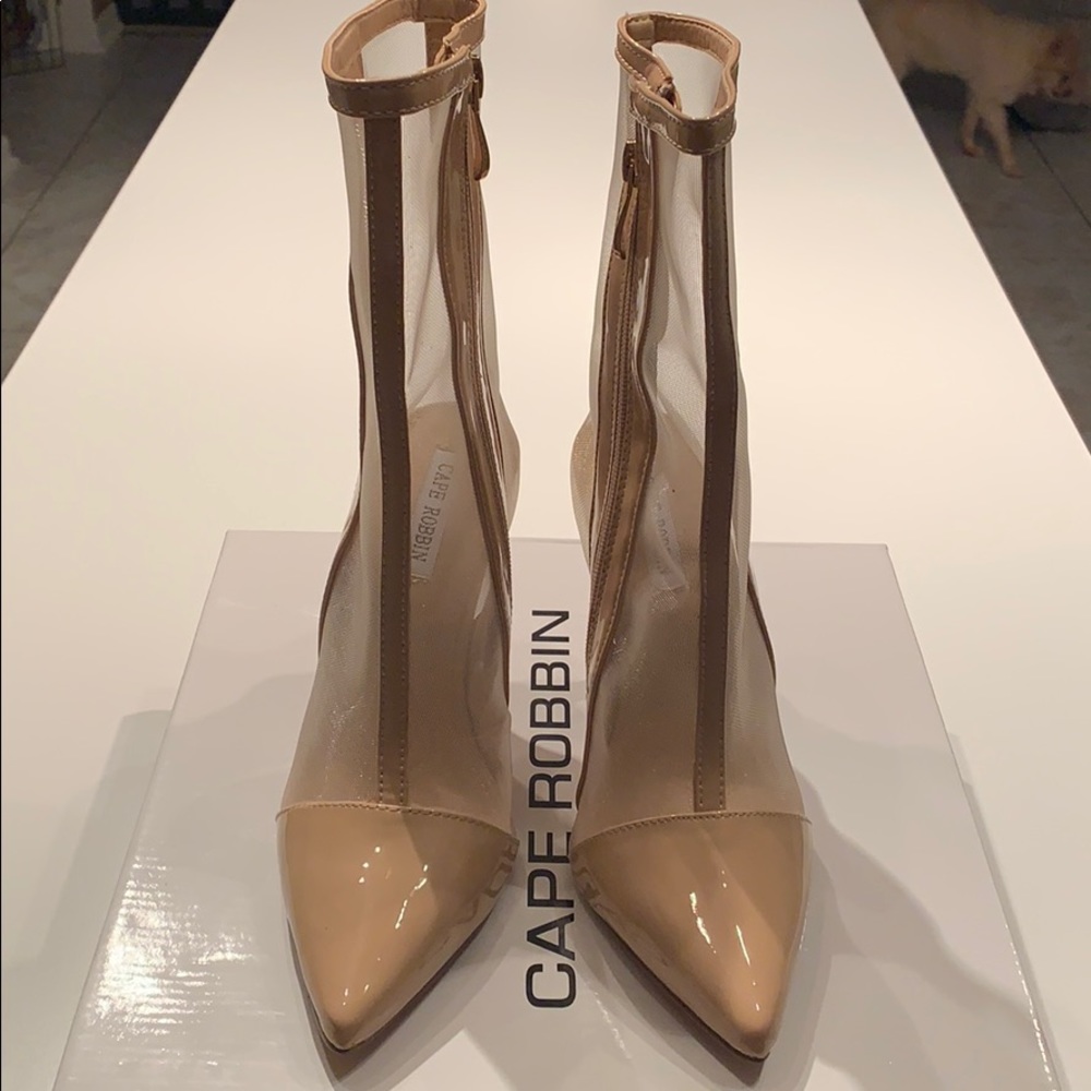 Cape Robbin Lea Nude Patent Leather Boots